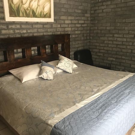 Oyo Hotel Suites Moctezuma Guadalajara Eksteriør bilde